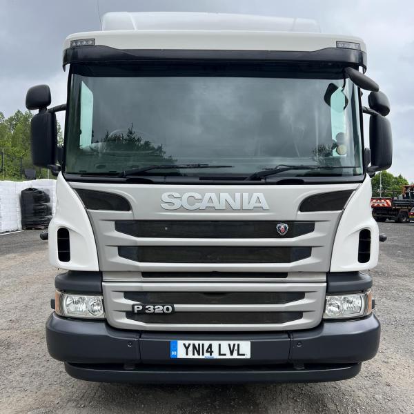 SCANIA P320 6X2 FLATBED MOFFETT LORRY