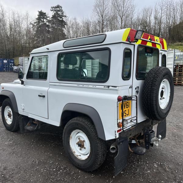 LAND ROVER DEFENDER 90