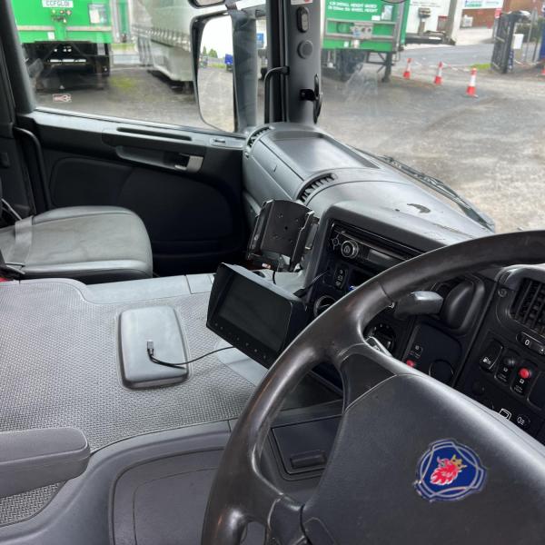 SCANIA P320 6X2 FLATBED MOFFETT LORRY